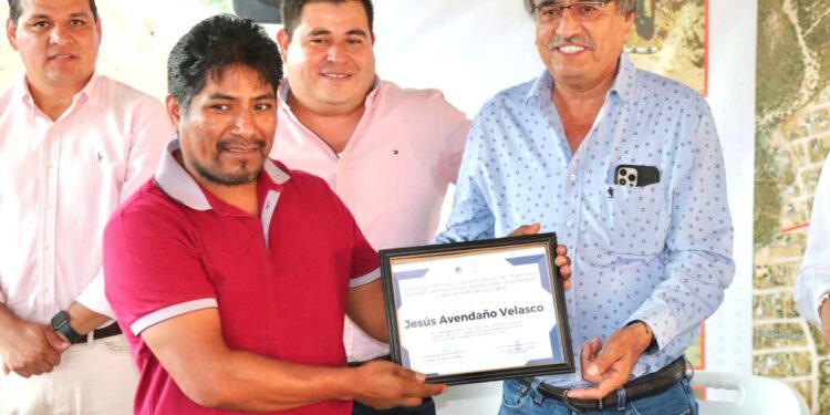Después de 16 años, entrega XIV Ayuntamiento de Los Cabos obra de red hidráulica en la colonia Cabo Fierro de CSL