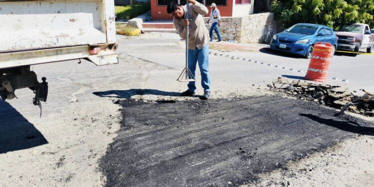 Con 716 baches rehabilitados continúa Oomsapas Los Cabos la tercera etapa del Programa “Bacheo tras fuga”
