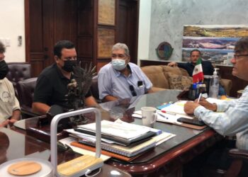 Solicitan ejidatarios de Boca de la Sierra a Gobierno Municipal apoyo para construcción de olla de agua