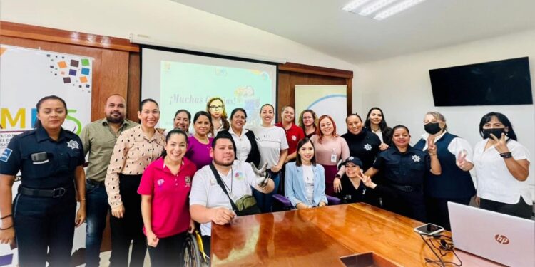 Para mejorar la atención a personas con discapacidad, imparten IMDIS Los Cabos y la CMDH la plática “Inclusión Sin Límites”