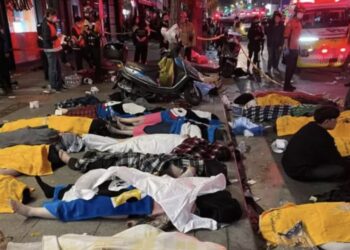 Halloween en Seúl: las dramáticas imágenes que deja la estampida que provocó más de 150 muertos en Corea del Sur