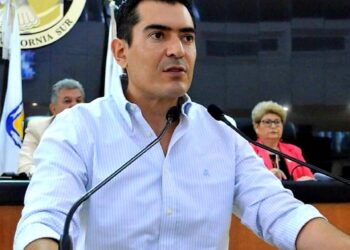 SALUDO CORDIALMENTE AL SECRETARIO DE GOBERNACIÓN, LIC. ADAN AUGUSTO LÓPEZ HERNÁNDEZ