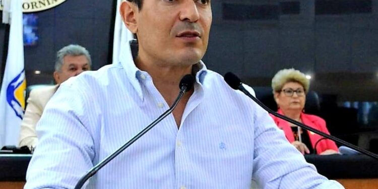 SALUDO CORDIALMENTE AL SECRETARIO DE GOBERNACIÓN, LIC. ADAN AUGUSTO LÓPEZ HERNÁNDEZ