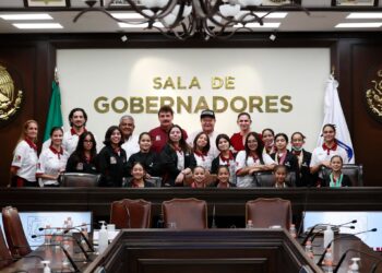 SE REÚNE GOBERNADOR VÍCTOR CASTRO COSÍO, CON DIRECTORA DE CONADE ANA GABRIELA GUEVARA