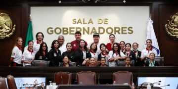 SE REÚNE GOBERNADOR VÍCTOR CASTRO COSÍO, CON DIRECTORA DE CONADE ANA GABRIELA GUEVARA