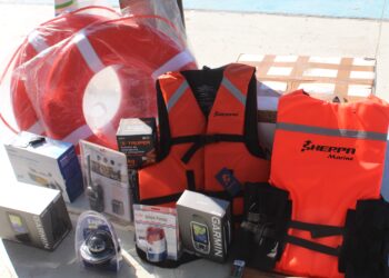 ENTREGAN APOYOS A PESCADORES Y ACUACULTORES DE MULEGÉ