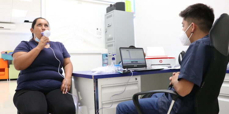 SALUD REALIZÓ EVALUACIONES PULMONARES A PACIENTES VULNERABLES DE LA PAZ