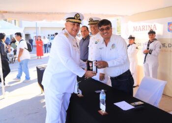 Conmemoran el 201º aniversario de la Armada de México en el Sector Naval de Cabo San Lucas