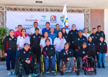 ABANDERAN A ATLETAS PARALIMPICOS