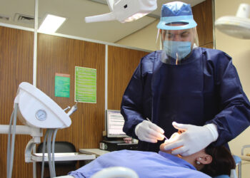 Fomenta IMSS BCS la prevención en el cuidado de la salud bucal en personas que viven con VIH