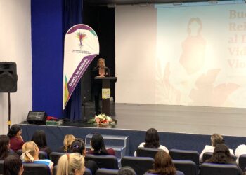 Con gran éxito, el Instituto de las Mujeres de Los Cabos impartió la conferencia “Buen Trato: Reivindicaciones al Derecho a una Vida Libre de Violencia”•