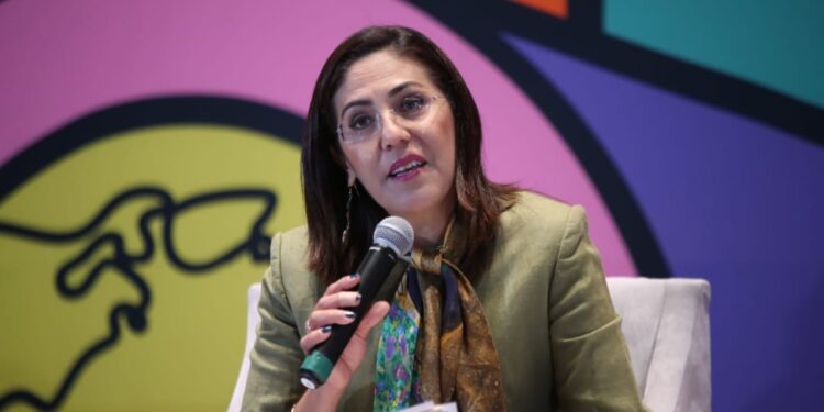 Analizan expertos el papel de las redes sociales digitales en la libertad de expresión• Comunicación de la sociedad en red presentarácada vez más ventajas y complejidades: Claudia Zavala