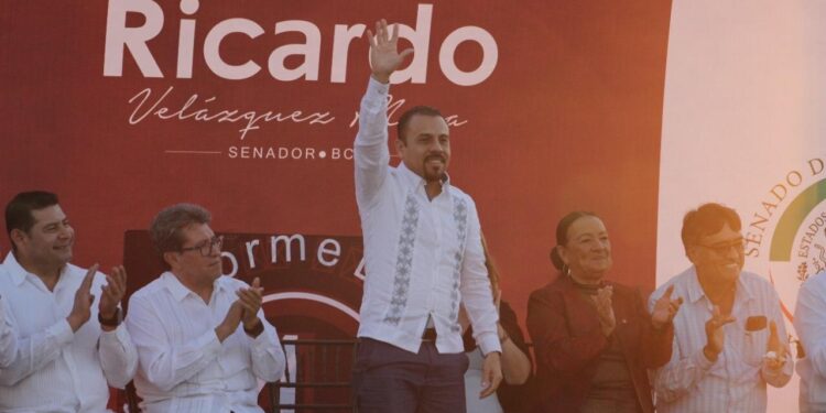 Rinde senador Ricardo Velázquez IV Informe de Resultados Legislativos en La Paz