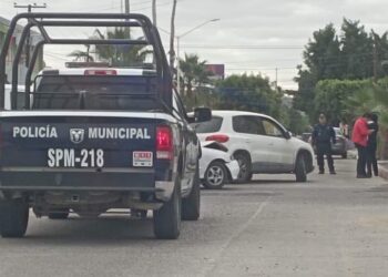 5 de febrero y madero accidente tipo choque entre vehículos sin lesionados