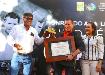 Campeón, Los Cabos es tu casa”; el Gobierno municipal honró la amplia trayectoria del boxeador mexicano Julio César Chávez