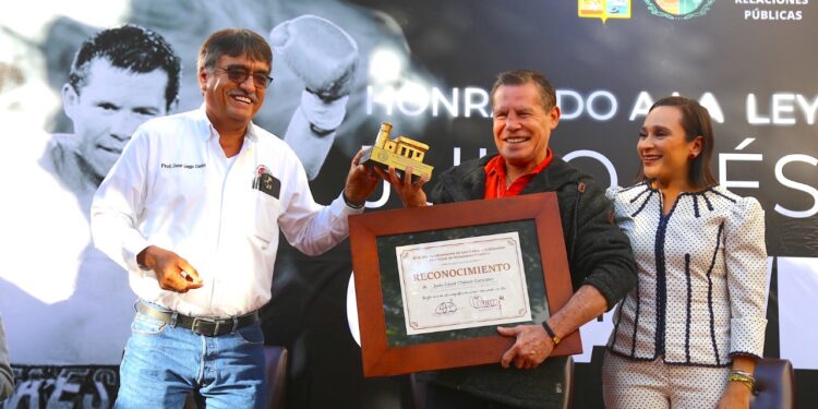 Campeón, Los Cabos es tu casa”; el Gobierno municipal honró la amplia trayectoria del boxeador mexicano Julio César Chávez