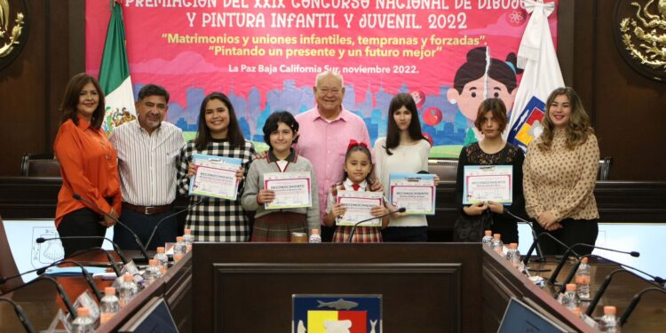 ENTREGA GOBERNADOR VÍCTOR CASTRO COSÍO, PREMIOS A GANADORES DE CONCURSO DE DIBUJO Y PINTURA INFANTIL Y JUVENIL 2022