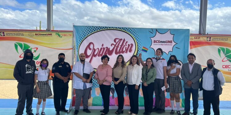 300 ESTUDIANTES DE NIVEL MEDIO SUPERIOR PARTICIPAN EN FORO OPINATÓN