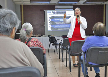 SENSIBILIZA SALUD A PERSONAS SOBRE LA PREVENCIÓN DE ACCIDENTES DOMÉSTICOS EN ADULTOS MAYORES