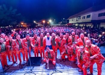 ÉXITO TOTAL LA PRESENTACIÓN ESTELAR DE LA ORIGINAL BANDA EL LIMÓN EN SANTA ROSALÍA