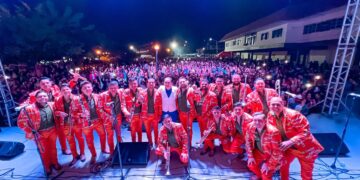 ÉXITO TOTAL LA PRESENTACIÓN ESTELAR DE LA ORIGINAL BANDA EL LIMÓN EN SANTA ROSALÍA