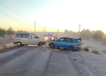 Tardan más de hora y media en llegar a atender a las víctimas de un accidente, y cuando llegan, resulta que no eran paramédicos, eran los de la basura