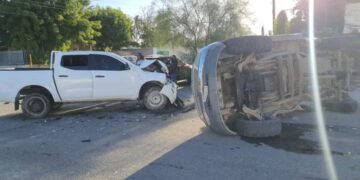 Fuerte accidente se acaba de registrar en las calles Ocampo y 20 de Noviembre de la ciudad de La Paz.