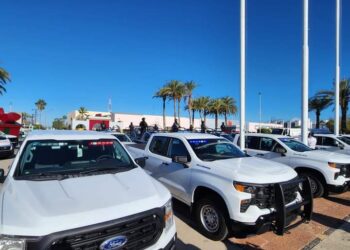Con una inversión de 120 MDP Gobernador entregó parque vehicular, ambulancias, bomberas, patrullas y autos, producto de la venta de Suburbans blindadas