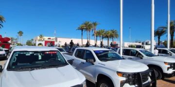 Con una inversión de 120 MDP Gobernador entregó parque vehicular, ambulancias, bomberas, patrullas y autos, producto de la venta de Suburbans blindadas