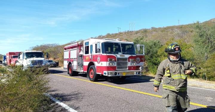Durante esta mañana, en coordinación de la Guardia nacional, Policía municipal y Sapa atendimos un accidente tipo volcadura, en el tramo carretero La Paz- San Antonio.