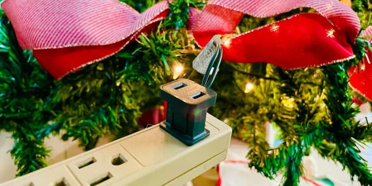 “Recuerda no saturar conexiones eléctricas con artículos navideños”: Protección Civil de Los Cabos