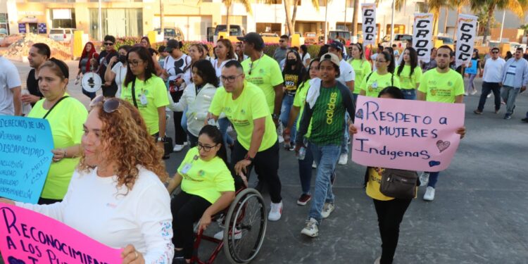 Con marcha pacífica, conmemoran el Día Internacional de Los Derechos Humanos en Los Cabos