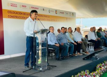 Un día histórico en Los Cabos; Oscar Leggs Castro pone la 1ra piedra de la nueva desaladora