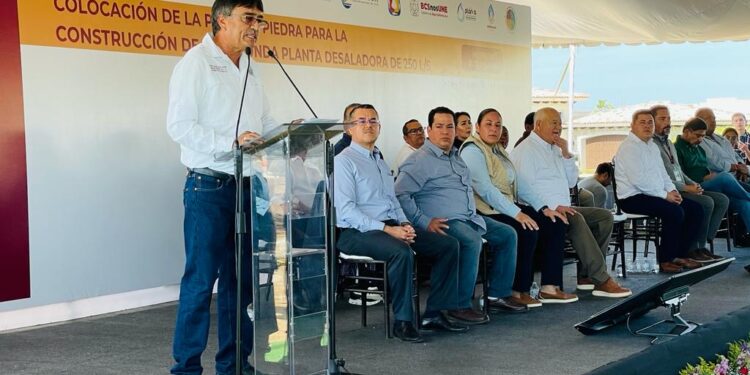 Un día histórico en Los Cabos; Oscar Leggs Castro pone la 1ra piedra de la nueva desaladora