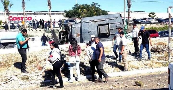 🚨🚔 #CSL | Se suscita accidente automovilístico llegando a Cabo San Lucas via San José del Cabo