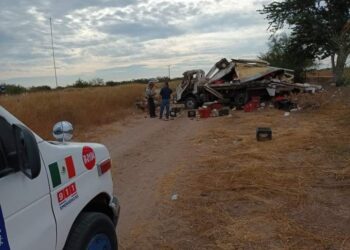 #Accidente #ComondúBCS esta mañana de Lunes 05 de Diciembre del 2022, se registro accidente tipo salida del camino y volcadura en el tramo carretero La Paz – Cd Constitución