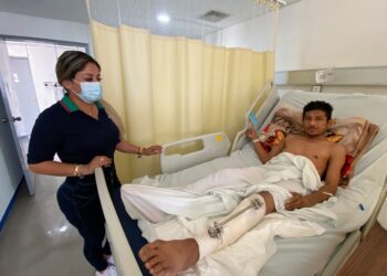 Entrega Gobierno de Los Cabos material quirúrgico a paciente del Hospital General de SJC