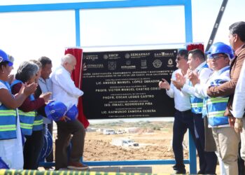 Un día histórico en Los Cabos; Oscar Leggs Castro pone la 1ra piedra de la nueva desaladora