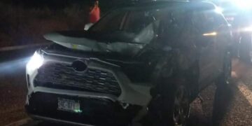 ¡¡SOBRE EL KILÓMETRO 46 TRAMO CARRETERO LA PAZ- TODOS SANTOS, SE REGISTRA ACCIDENTE TIPO CHOQUE CONTRA SEMOVIENTE… SÓLO DAÑOS MATERIALES!!…