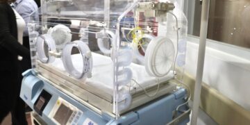 Para garantizar una mejor asistencia médica, recibe XIV Ayuntamiento de Los Cabos equipamiento pediátrico neonatal