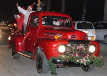 Este viernes chaquetón! Y vámonos todos a disfrutar del desfile de luces y festival navideño organizado por Casa de Cultura en #GuerreroNegro.