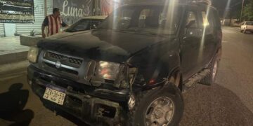 Accidente de tránsito tipo choque entre vehículos en las calles Gacelas y Universidad en la colonia El Calandrio, afortunadamente no hubo lesionados.