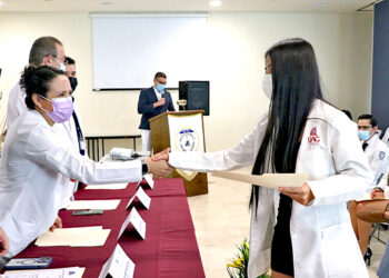 CONVOCAN A PASANTES DE MEDICINA PARA QUE EJERZAN CONOCIMIENTOS CON CONCIENCIA SOCIAL