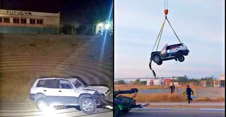 Se fue hasta las gradas de un palenque con su vehículo