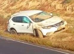 Lo reportan volcadura de un vehículo en el kilómetro 53 tramo carretero Villa Constitución San Carlos con referencia por la mantequilla acude la unidad de emergencia GECI de Puerto San Carlos