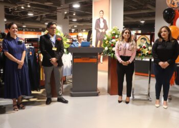 Participa XIV Ayuntamiento de Los Cabos en la inauguración de la tienda comercial Fashion Market