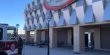 En estos momentos nos encontramos verificando la evacuación de personal en Capital Casino derivado del reporte de incendio en fase incipiente que se originó en los sistemas de aire acondicionado, mismo que fue controlado oportunamente por el mismo personal de la empresa.
