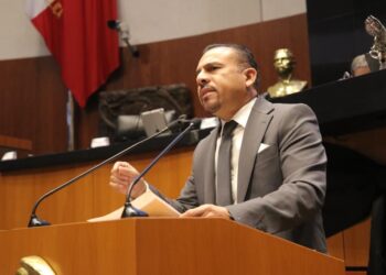 Con los derechos de las y los trabajadoresno se simula: celebra senador RicardoVelázquez aprobación de dictamen sobrevacaciones dignas