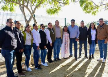 Entrega alcalde de Los Cabos Oscar Leggs Castro obras de infraestructura en la zona rural