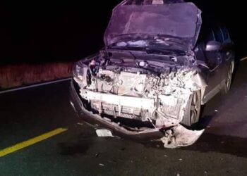 Accidente tipo choque contra semoviente en el kilómetro 87 tramo carretero la paz Ciudad Constitución afortunadamente los y tripulantes de este está Pathfinder no tienen lesiones, esto sucedió aproximadamente a las 00:23 de este día 6 de Diciembre